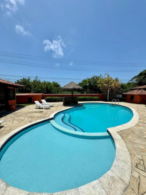 Casa em Geribá em condomínio com piscina